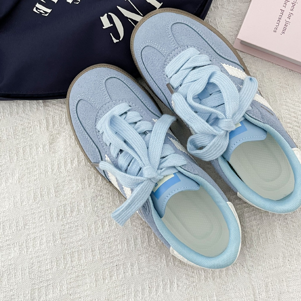 Vintage-style sneakers for wom - огляд і ціна Guipure Lace Panel